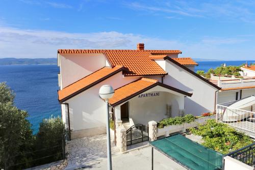  Apartments by the sea Pisak, Omis - 1014 in Pisak