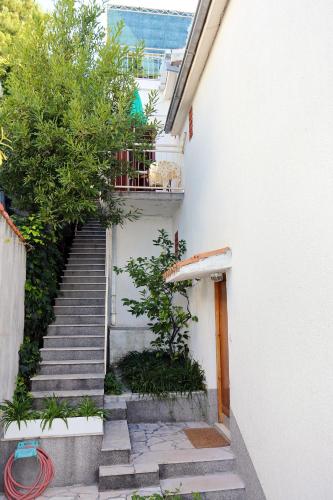  Apartments by the sea Marusici, Omis - 1042 in Mimice