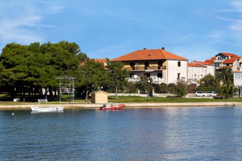 Apartments by the sea Privlaka, Zadar - 666 - Location saisonnière - Privlaka