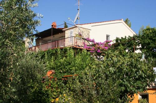  Apartments by the sea Seget Vranjica, Trogir - 975 in Trogir