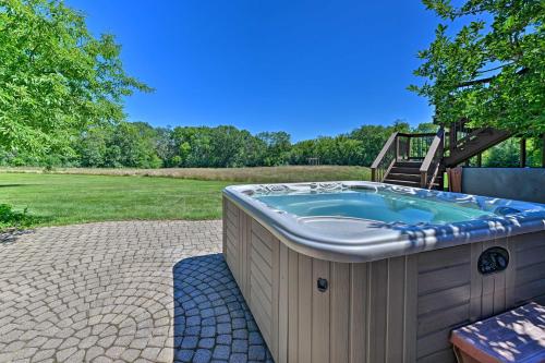 Lodge with Indoor Pool, Along Devils Lake Park, Merrimac (foto 3)