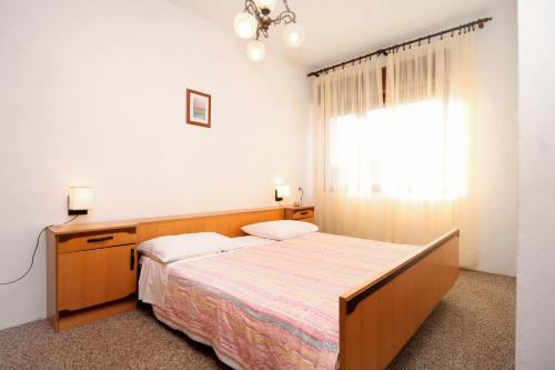 Apartments by the sea Ugljan - 830 - image 3