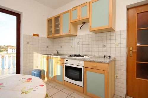 Apartments by the sea Ugljan - 846 - image 2