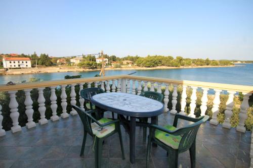 Apartments by the sea Ugljan - 846 - image 5