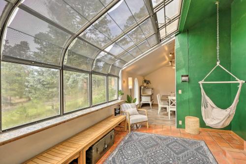 Peaceful Pet-Friendly Home with Hot Tub and Deck - image 12