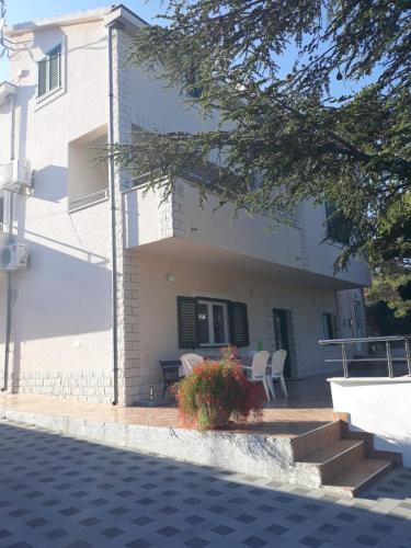  Apartments by the sea Grebastica, Sibenik - 965 in Grebaštica