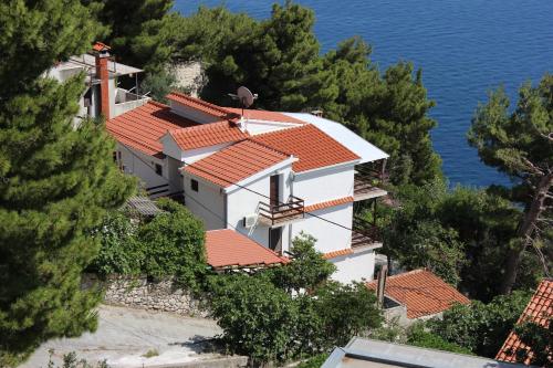  Apartments by the sea Marusici, Omis - 1040, Pension in Mimice