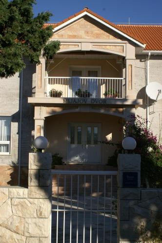  Apartments and rooms with parking space Sumartin, Brac - 757 in Sumartin