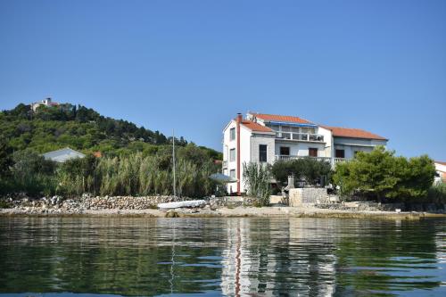  Apartments by the sea Tkon, Pasman - 686 in Tkon