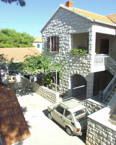 Apartments by the sea Postira Brac - 738 - image 3