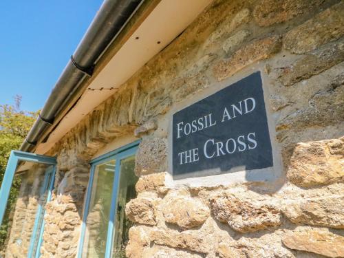 Fossil And The Cross Cottage