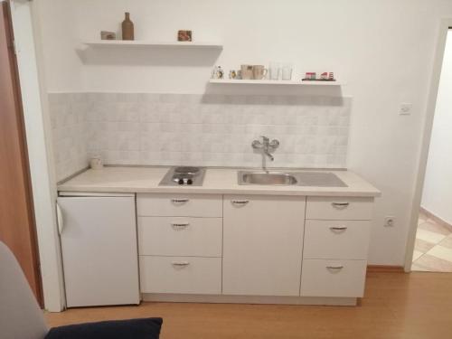 Apartments by the sea Tisno Murter - 815 - image 6