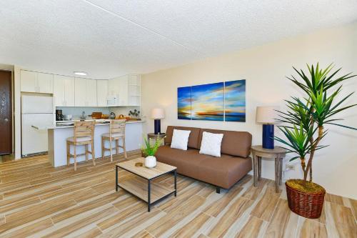 Chateau Waikiki #2902 - image 11