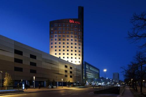 Exterior view, ibis Barcelona Meridiana in Nou Barris