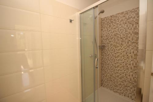 Two-Bedroom Apartment with Terrace and Sea View image 7