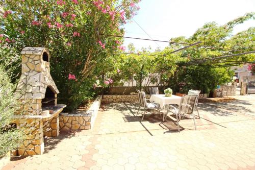 One-Bedroom Apartment with Terrace image 1