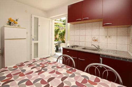 One-Bedroom Apartment with Terrace image 4