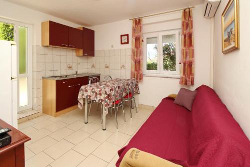 One-Bedroom Apartment with Terrace image 3