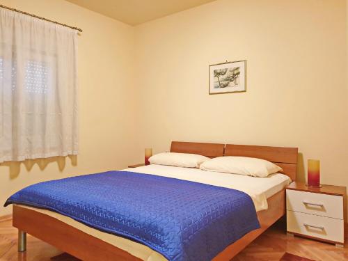 Three-Bedroom Apartment with Terrace image 8