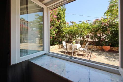 One-Bedroom Apartment with Terrace image 2