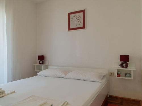One-Bedroom Apartment with Balcony image 7