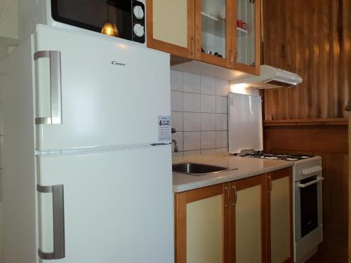 One-Bedroom Apartment with Balcony image 5