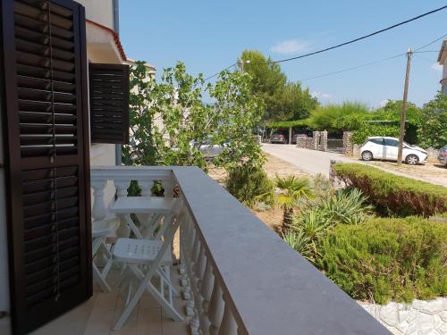 One-Bedroom Apartment with Balcony image 1