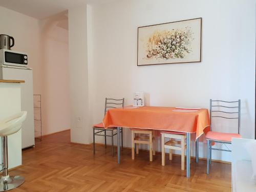One-Bedroom Apartment with Balcony image 2