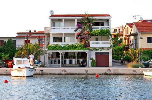 Apartments by the sea Rogoznica - 18746