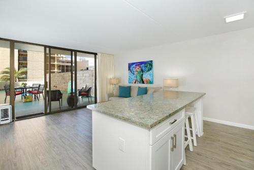 Waikiki Banyan #612T1 - image 6