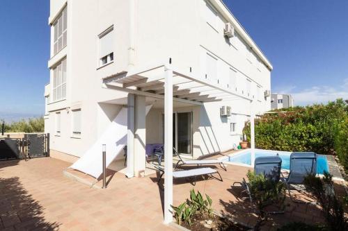 Family friendly apartments with a swimming pool Sabunike, Zadar - 18841 - Location saisonnière - Privlaka