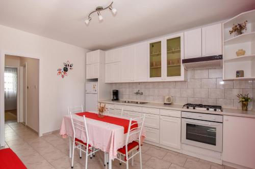 One-Bedroom Apartment with Terrace image 7