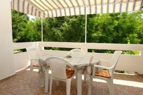 Two-Bedroom Apartment with Terrace and Sea View image 5