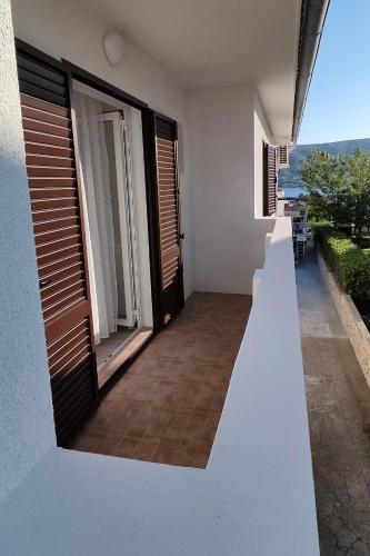 Two-Bedroom Apartment with Terrace and Sea View image 3