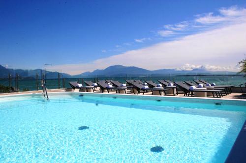 Swimming pool, Park Hotel in Desenzano Del Garda