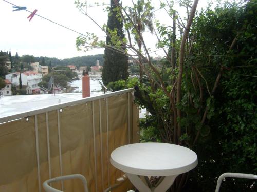 One-Bedroom Apartment with Terrace and Sea View image 1