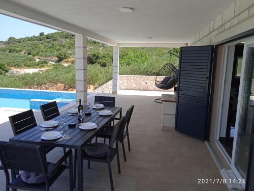 Erkély/terasz, Family friendly house with a swimming pool Povlja, Brac - 18902 in Povlja