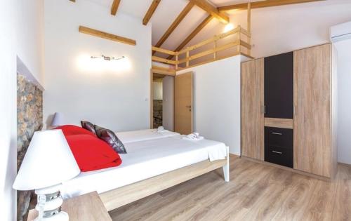 Two-Bedroom Holiday Home image 8