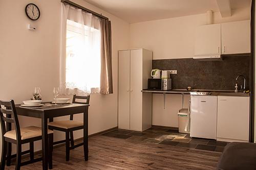 SárvárLAK Apartmanház (SarvarLAK Apartmanhaz) in 瓦德柯爾特