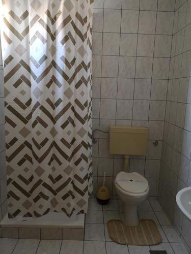 Three-Bedroom Apartment with Balcony image 8