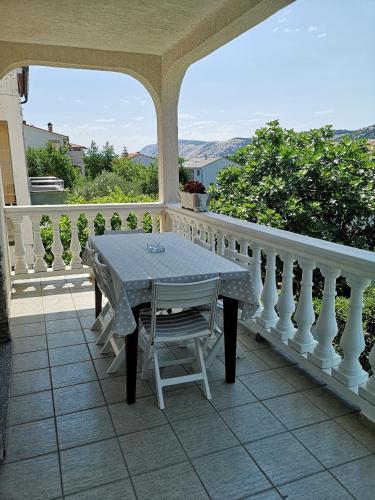 Three-Bedroom Apartment with Balcony image 3
