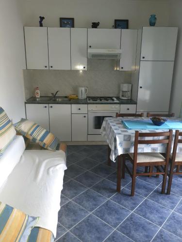 Two-Bedroom Apartment with Balcony image 3
