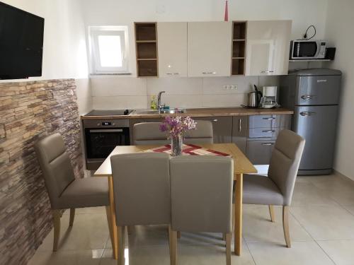 Two-Bedroom Apartment with Terrace image 4