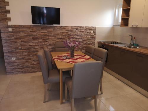 Two-Bedroom Apartment with Terrace image 3