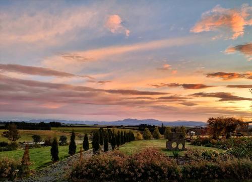 Apkārtne, Delightful 1-bed barn with stunning mountain views... in Plesentpointa