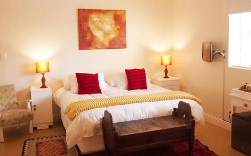 Dolphin Inn Guest House Room Type - Deluxe King Room