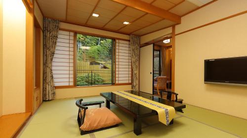 Superior Twin Room with Tatami Area - Non-Smoking