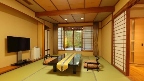 Suite with Tatami Area and Open-Air Bath -Non-Smoking 403