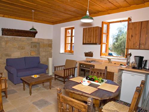 Eveleos Country House - image 5