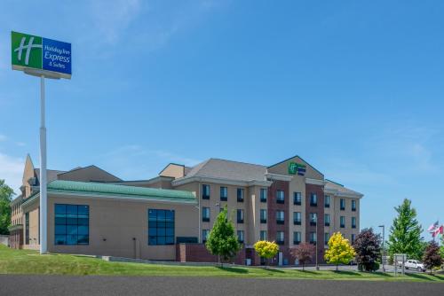 Holiday Inn Express Hotel & Suites Erie an IHG Hotel in North East, USA